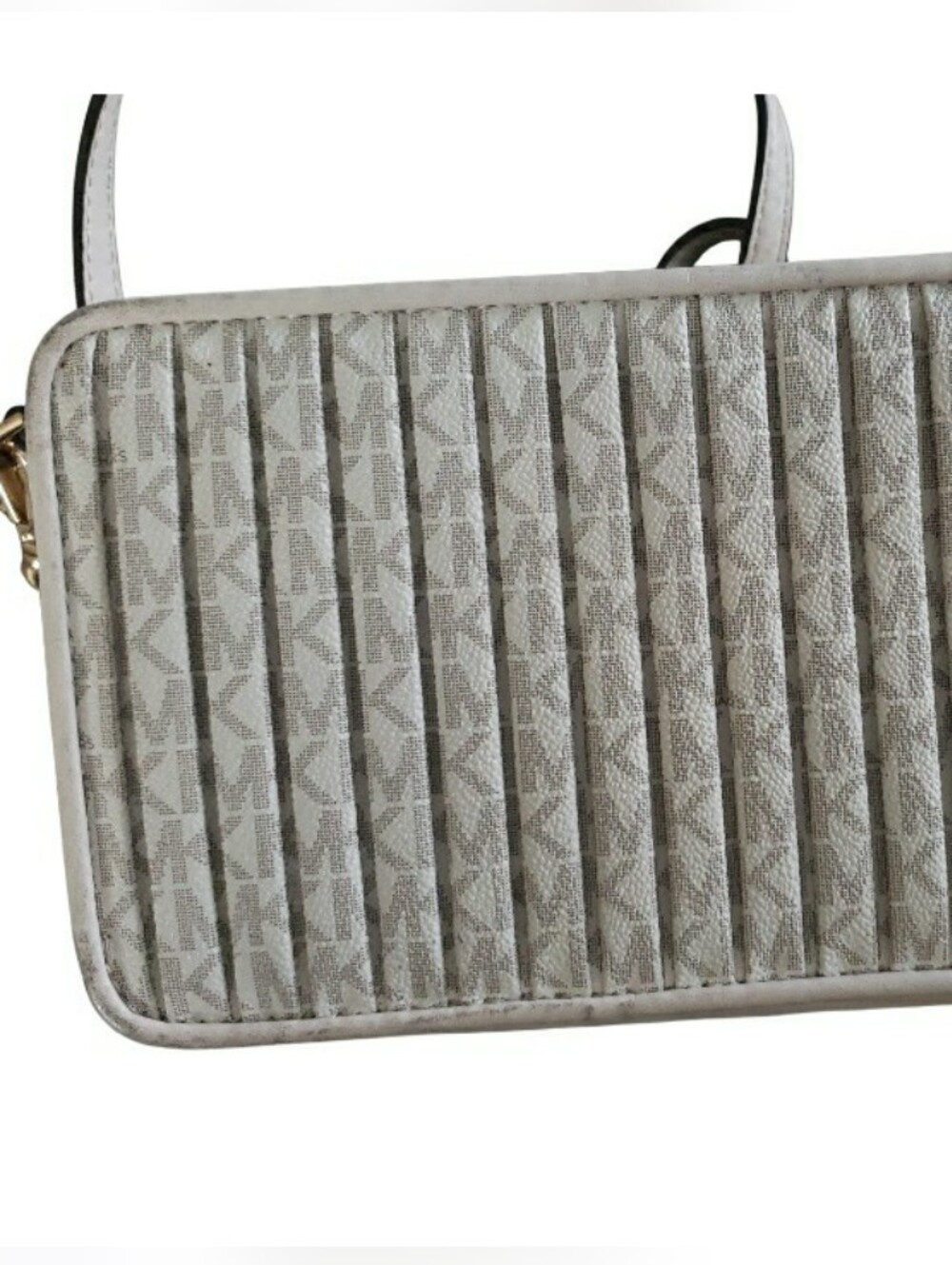 Michael Kors Crossbody - Picture 8 of 16